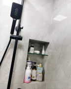 <b>长门因其高颜值和透光不透人的特点</b>